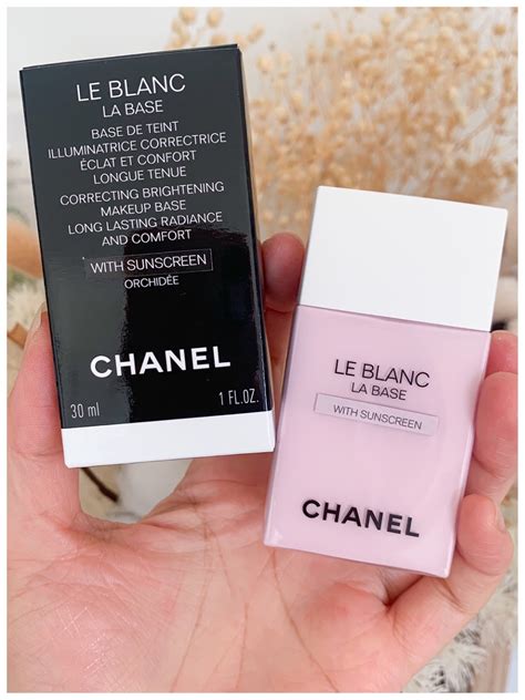 how to use chanel le blanc brightening makeup base|Chanel le blanc makeup.